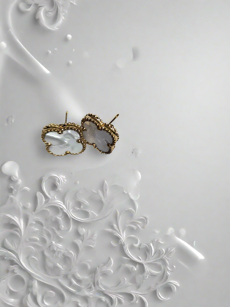 18K Gold Clover Stud Earrings 15mm