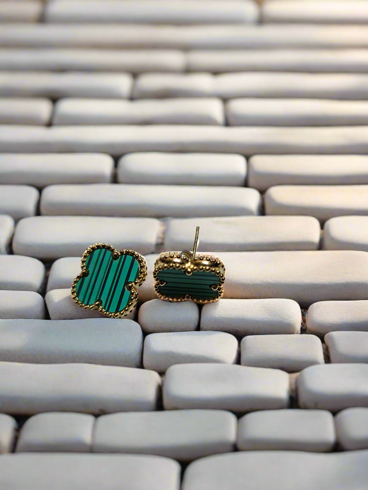 18K Gold Clover Stud Earrings 15mm