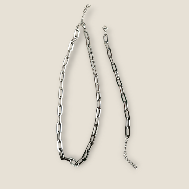 Unisex Paperclip Chain Necklace – Gold & Silver Stainless Steel